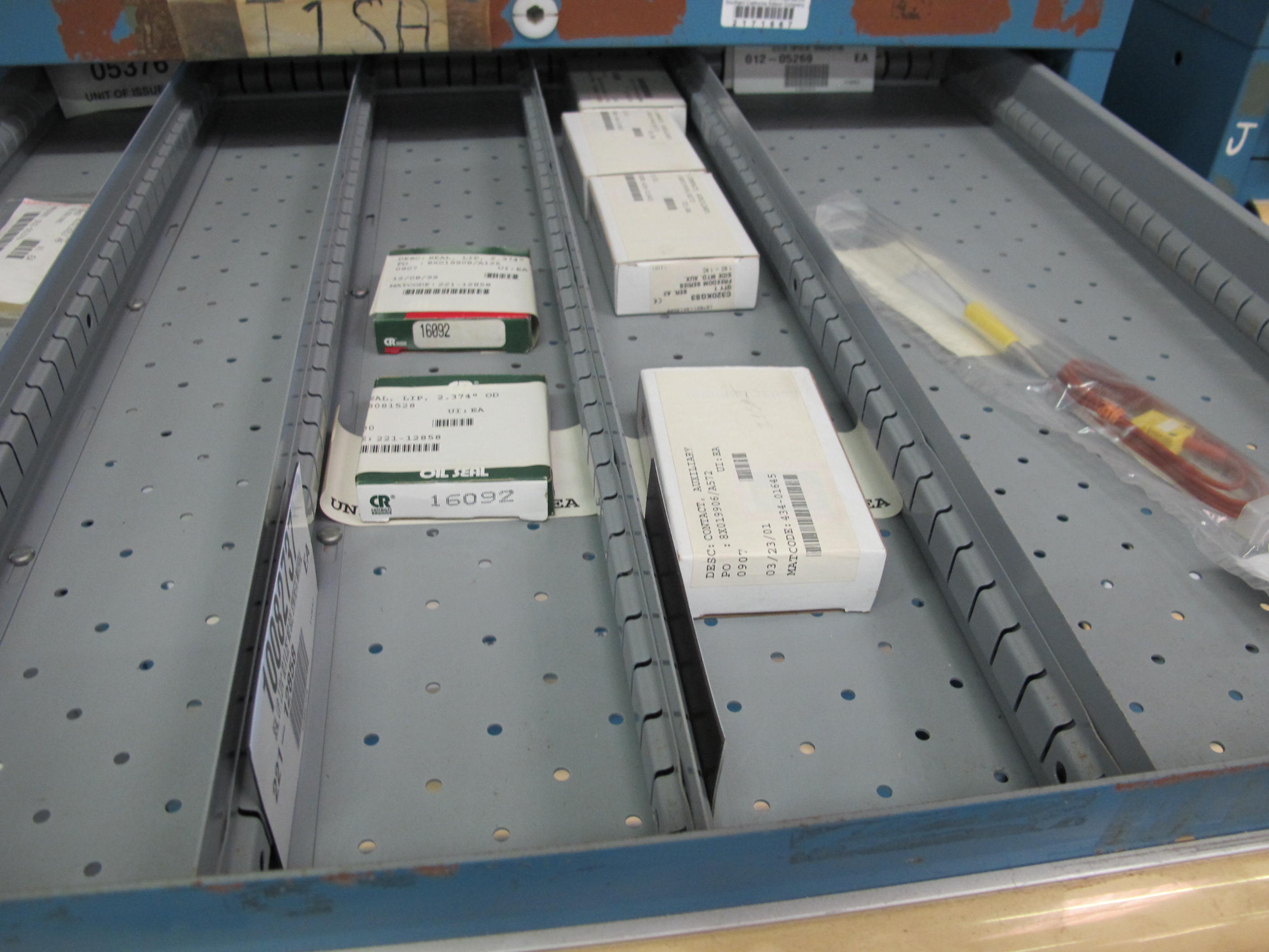 LISTA HEAVY DUTY 10-DRAWER PARTS CABINET W/ CONTENTS (W-44) LOADING & HANDLING FEE $25-